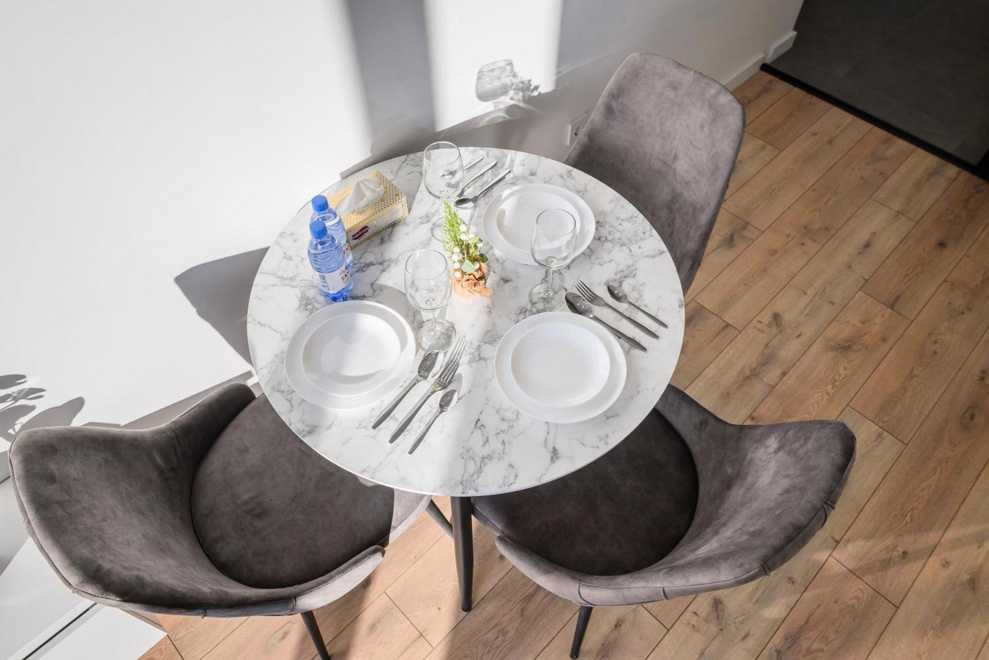 Five Business-Class Rooms In R-House Near Mega Center Алма Ата Екстериор снимка
