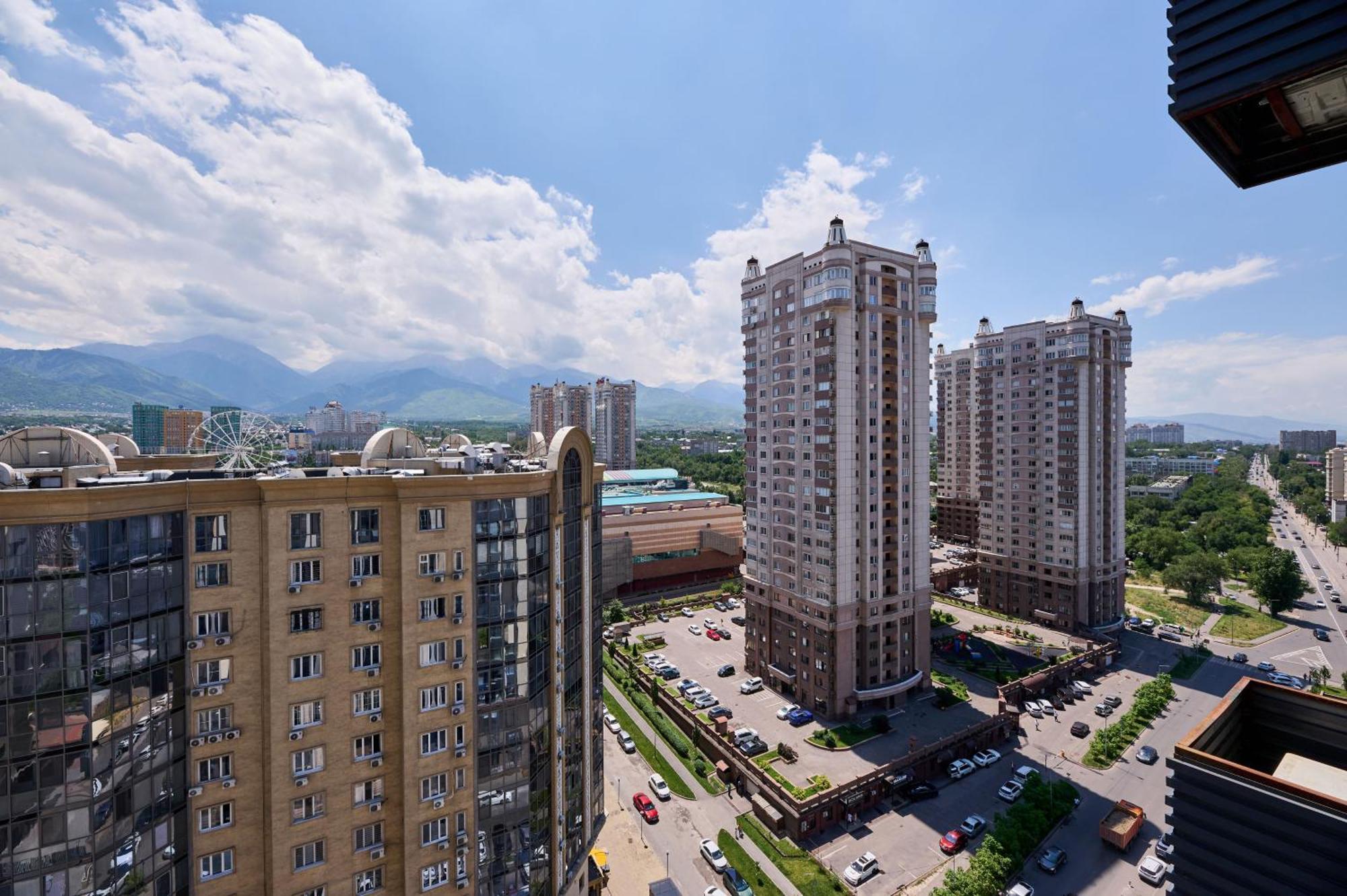 Five Business-Class Rooms In R-House Near Mega Center Алма Ата Екстериор снимка