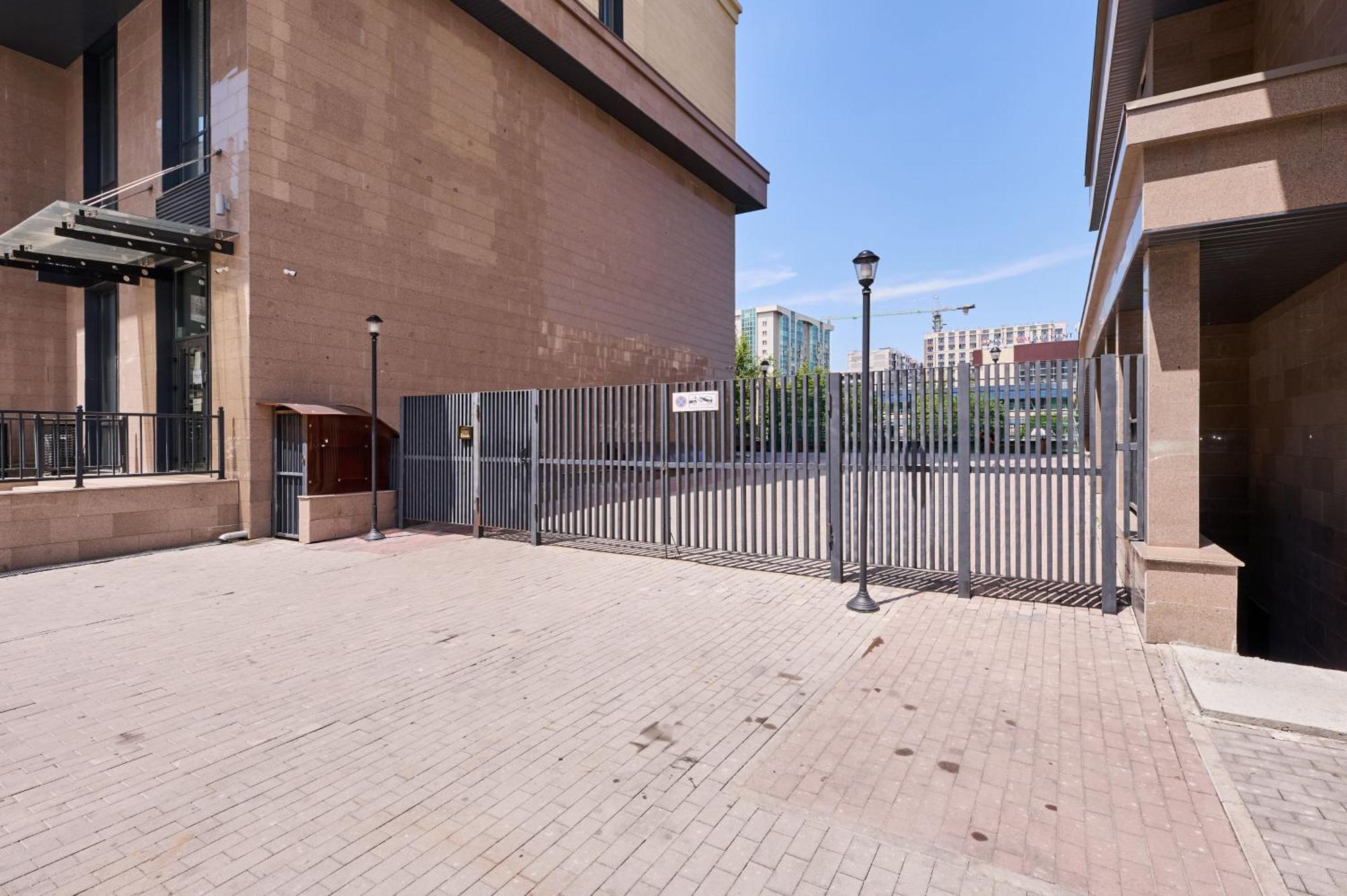 Five Business-Class Rooms In R-House Near Mega Center Алма Ата Екстериор снимка