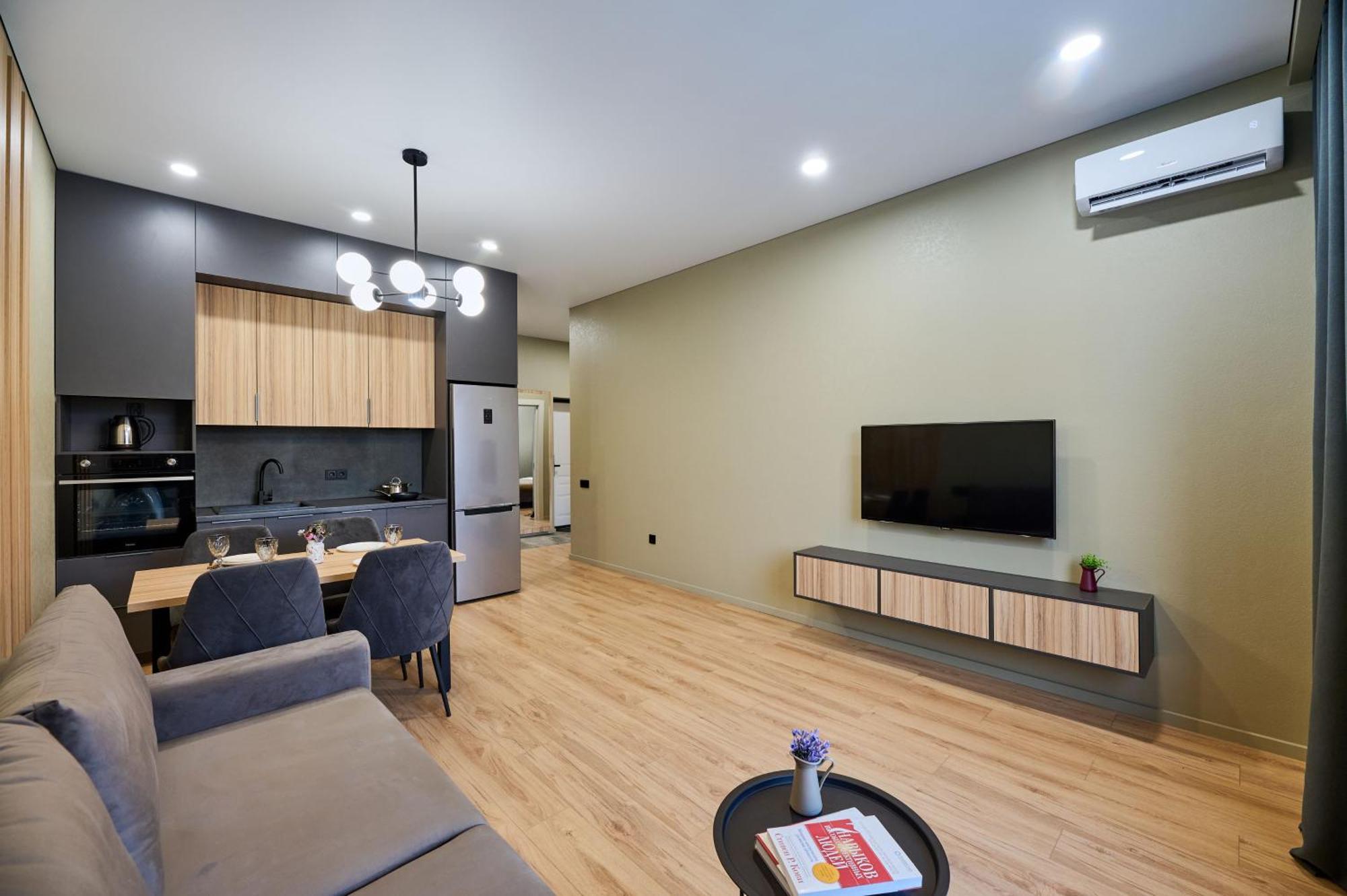 Five Business-Class Rooms In R-House Near Mega Center Алма Ата Екстериор снимка