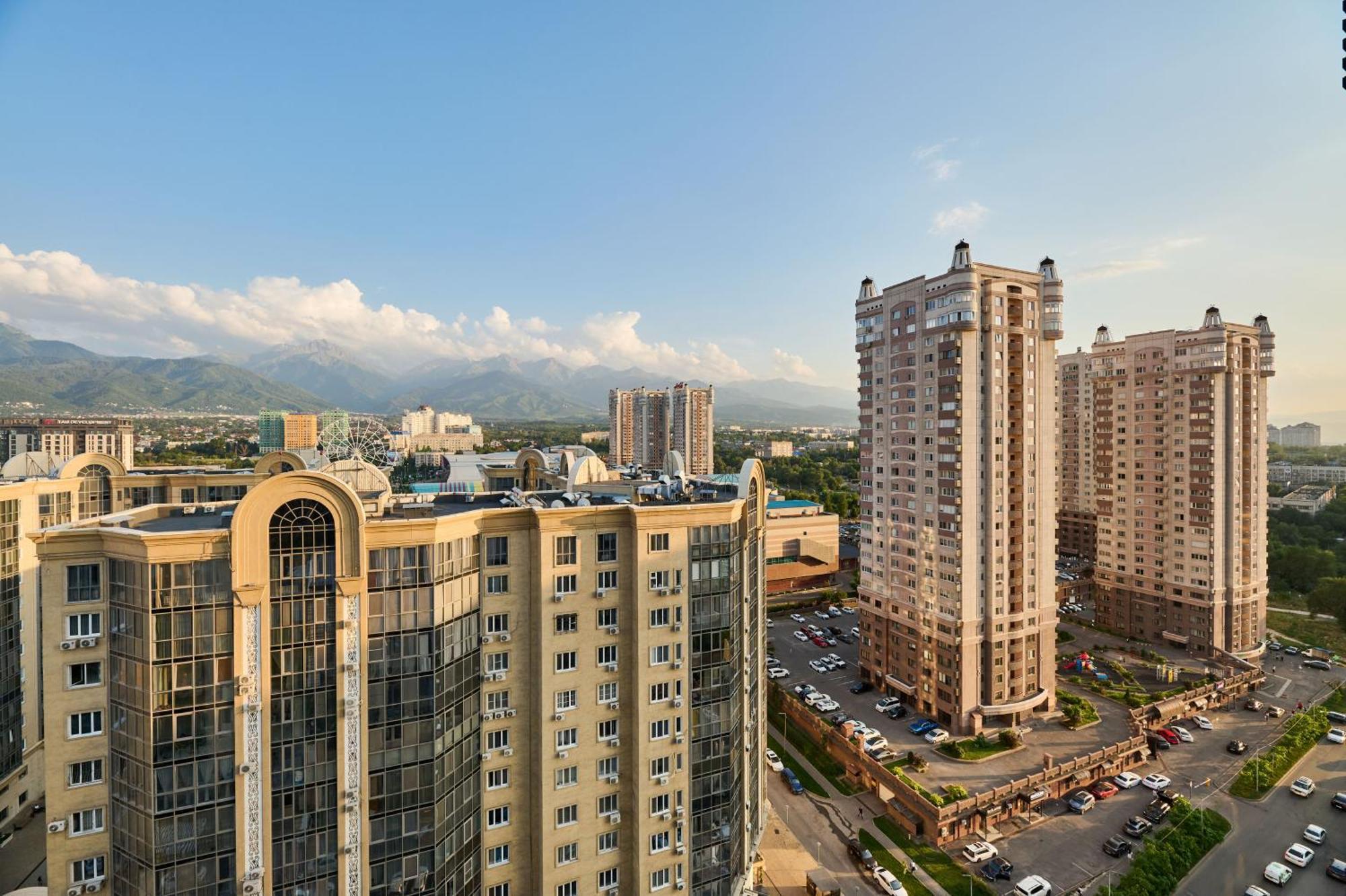 Five Business-Class Rooms In R-House Near Mega Center Алма Ата Екстериор снимка